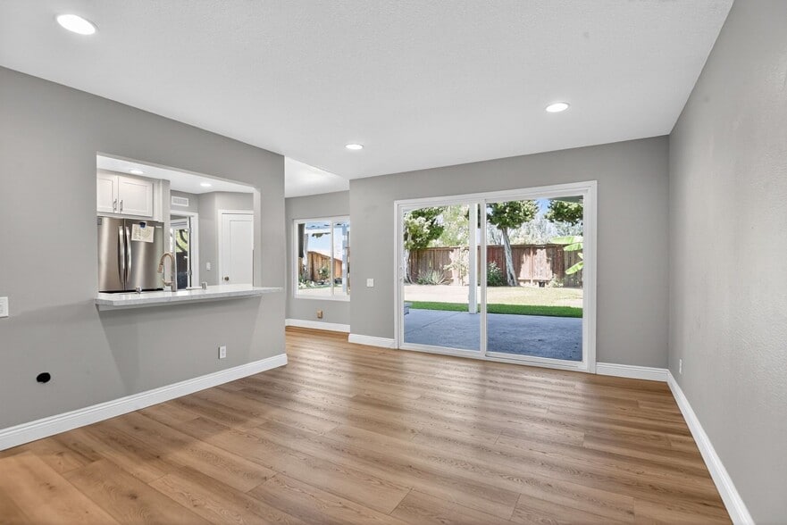 Building Photo - 2173 Arbor Cir