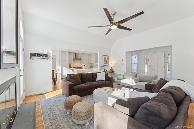 Building Photo - 14 Hildreth Rd S