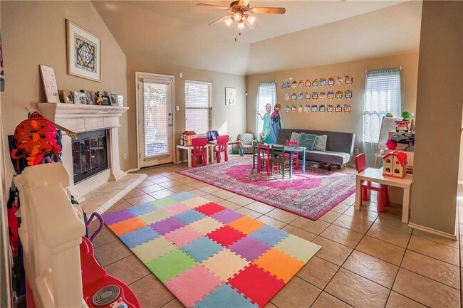 Building Photo - 10705 Casitas Dr