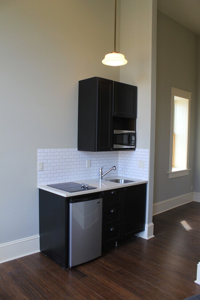 Building Photo - *The Kleinberg Building*