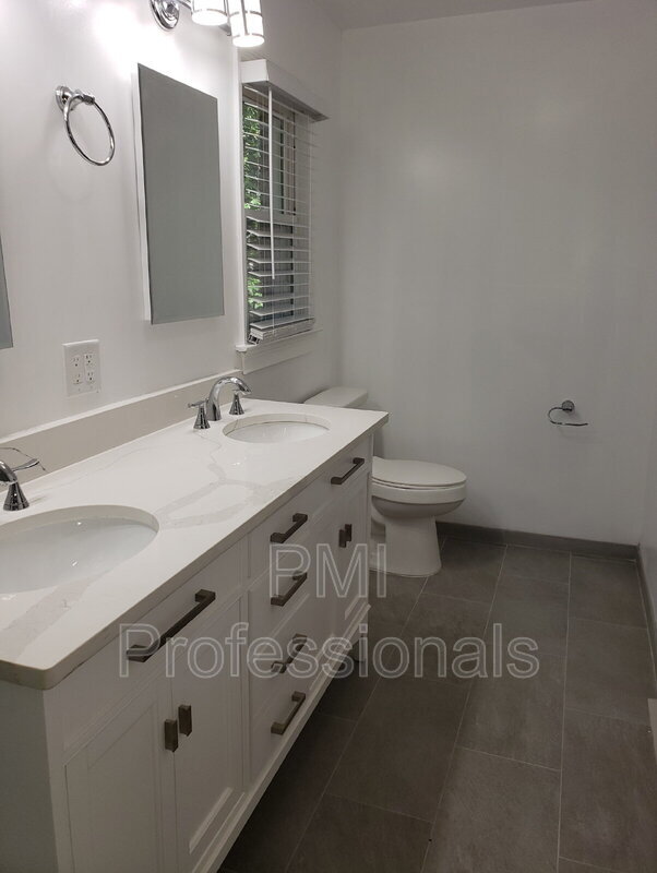 Building Photo - 3653 Cedar St