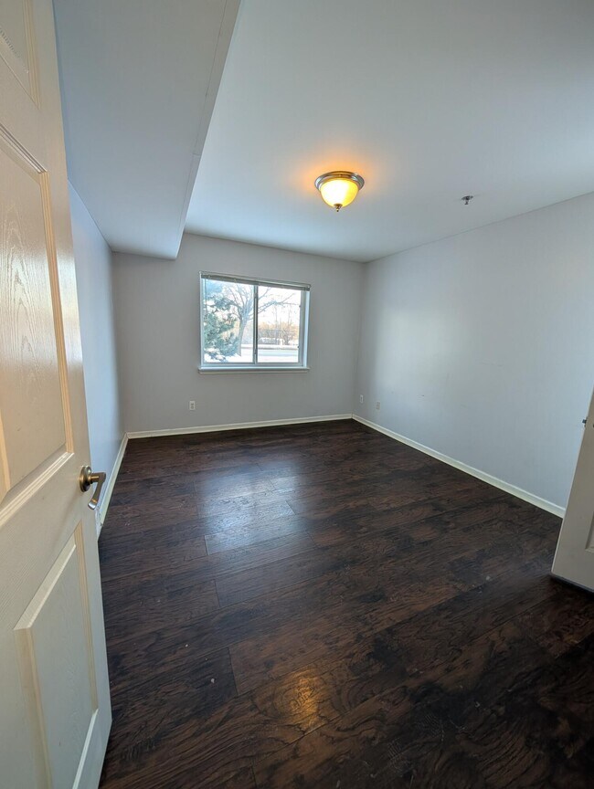 Building Photo - 849 Brandon Ave