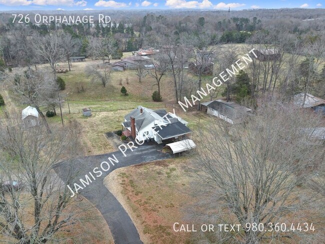 Building Photo - 726 Orphanage Rd