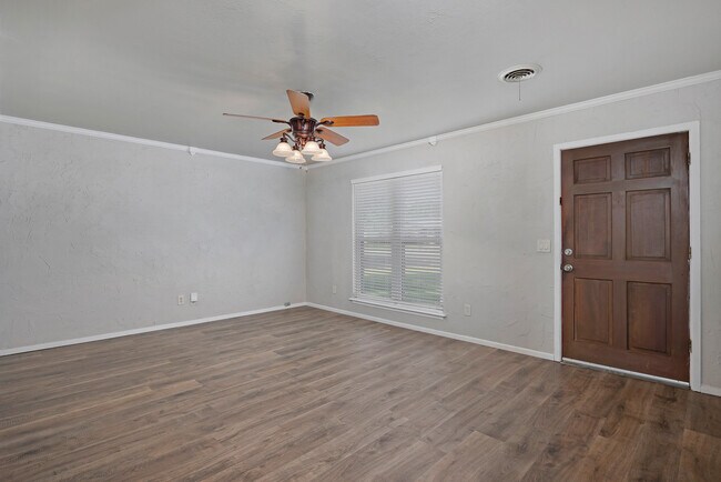 Building Photo - 5119 Oregon Trl