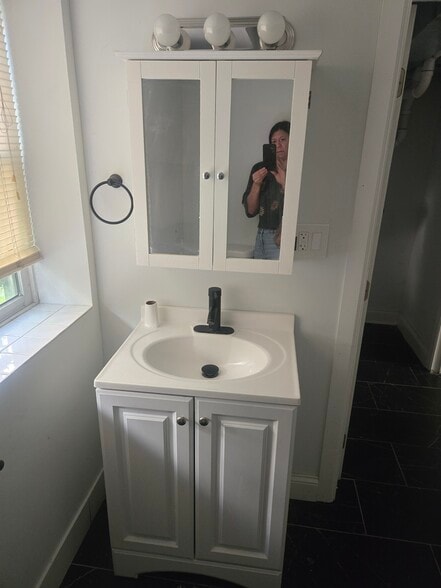 Building Photo - 2325 W Rice St