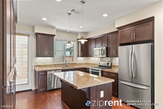 Building Photo - 4 br, 3 bath House - 8533 Preserve Ave, Ne...