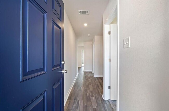 Building Photo - 15708 Del Norte Dr