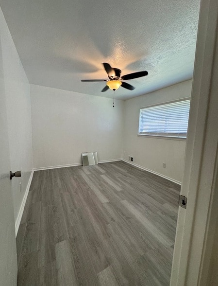 Building Photo - 7747 Dentcrest Dr