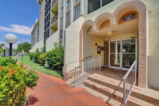 Building Photo - 2000 Atlantic Shores Blvd