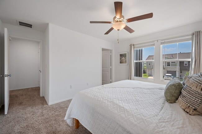 Building Photo - 7317 Sparkling Light Dr