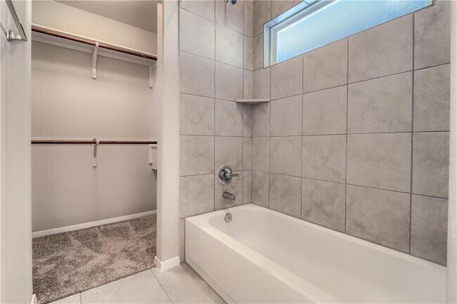 Building Photo - 11408 Milano Dr