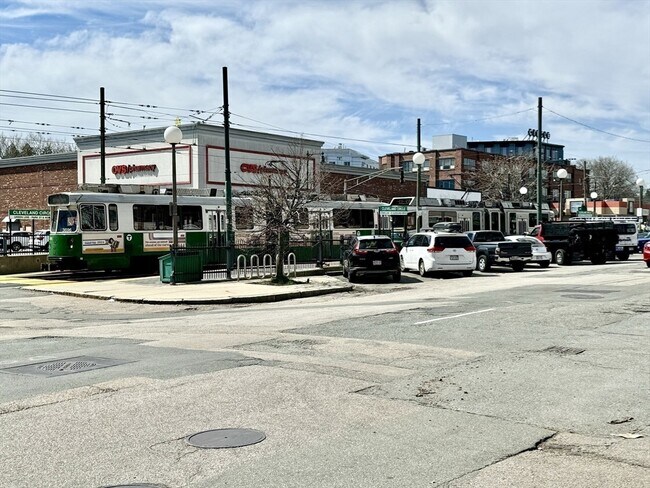 Building Photo - 48 Strathmore Rd