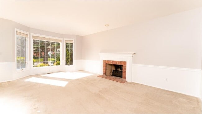 Building Photo - 4 bedroom in Sammamish WA 98074
