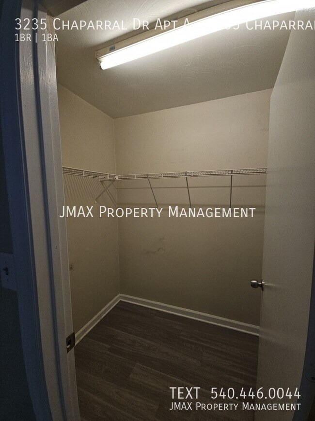 Building Photo - 3235 Chaparral Dr