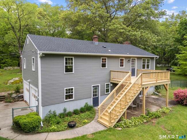 Building Photo - 831 Nut Plains Rd