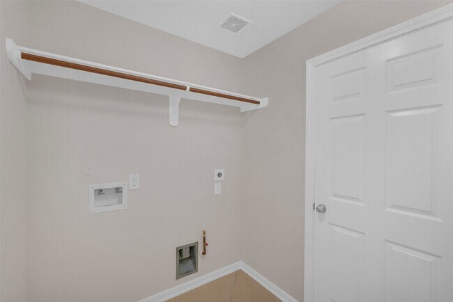 Building Photo - 10143 Rose Willow Ln