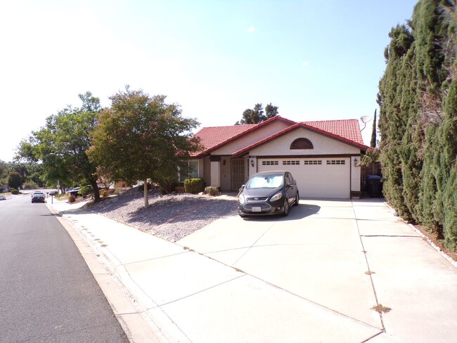 Primary Photo - 3BR 2 BA Great area of Moreno Valley only ...