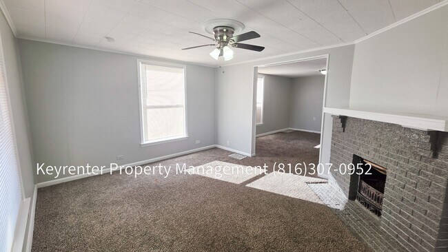 Building Photo - 4 Bedroom 3 Bath for rent