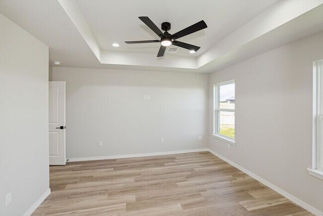 Building Photo - 9004 Oakleaf Ct