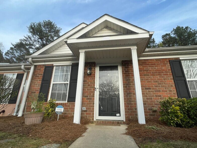 Primary Photo - 56 Charlestowne Dr