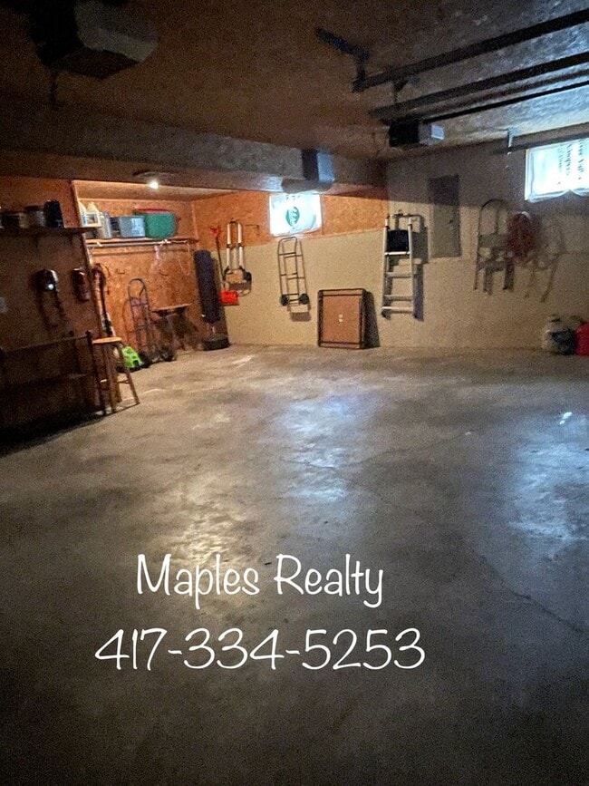 Building Photo - NEW LISTING - 3 bedroom, 2.5 bath in Ridgedale, MO near Big Cedar Lodge