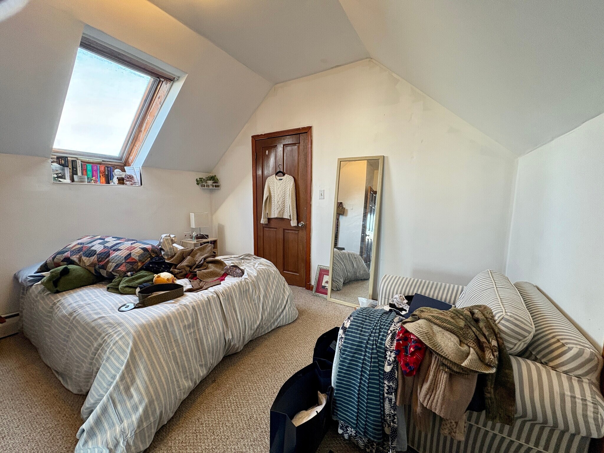 Building Photo - 72 Hillside St