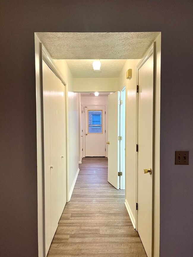 Building Photo - Renovated Home Near Virginia Tech