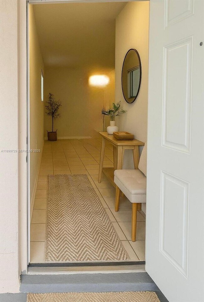 Building Photo - 1270 SE 28th Ct