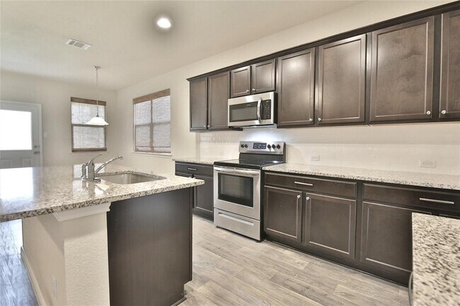 Building Photo - 110 Mooncoin Dr