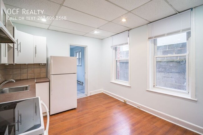 Building Photo - One Bed Passyunk Square Apartment