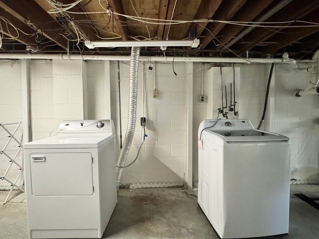 Building Photo - 2226 W 74th Terrace