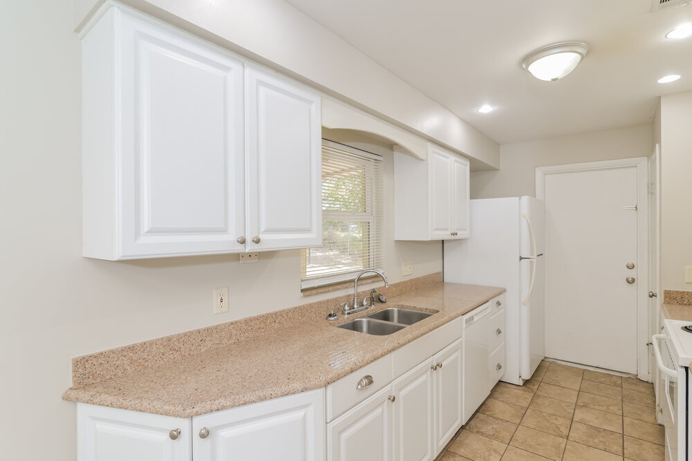 Building Photo - 270 Crestview Dr