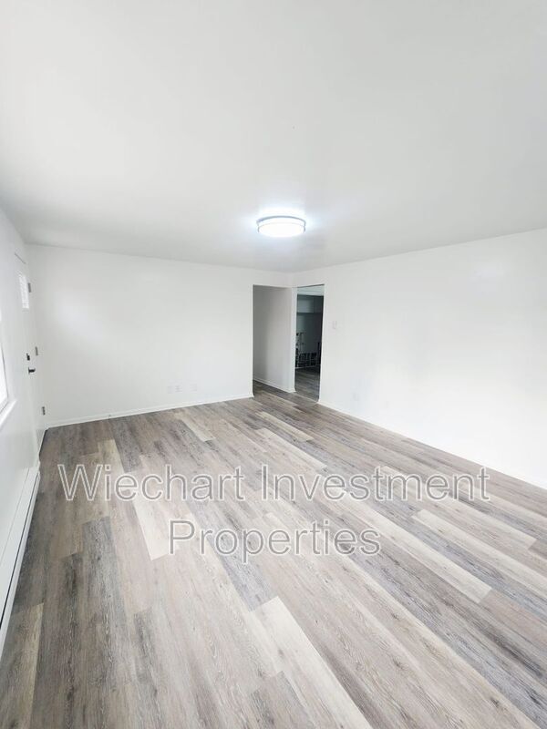 Building Photo - 616 S Clay St