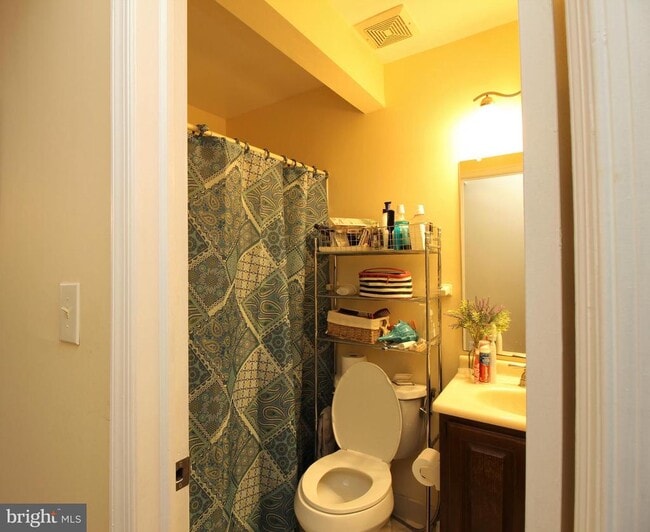 Building Photo - 9 Halstead Pl