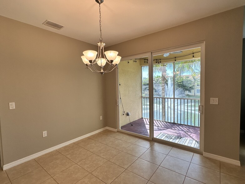 Dining area - 127 Explorer Dr