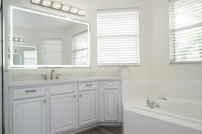 Building Photo - 3774 Eagle Isle Cir