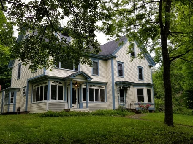 Building Photo - 150 View St