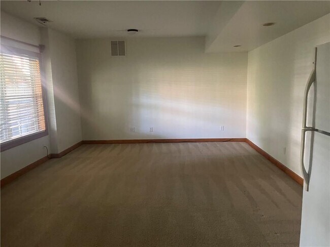 Building Photo - 1023 Cassina Ct SE