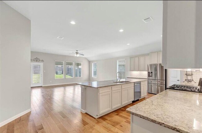 Building Photo - 18102 Humber River Ln