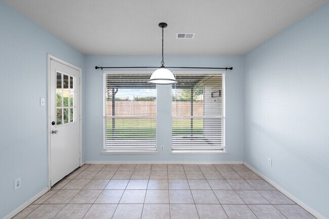 Building Photo - 22730 Tara Way Dr