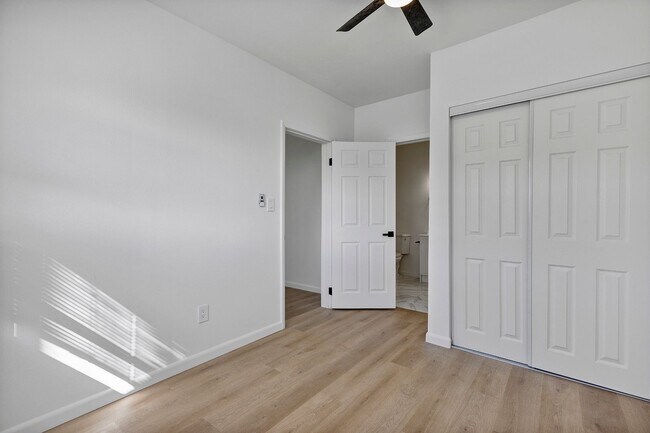 Building Photo - Charming Updated 1-Bedroom Home with Modern Kitchen & Cozy Front Patio