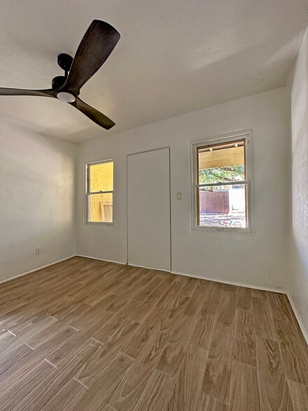 Building Photo - 519 S 5th Ave