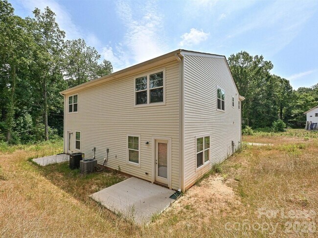 Building Photo - 1725 E Cloaninger Ave