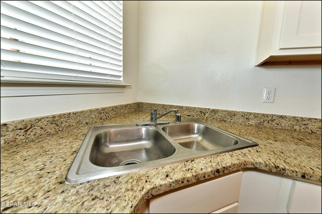 Building Photo - 5128 Joe Castillo St