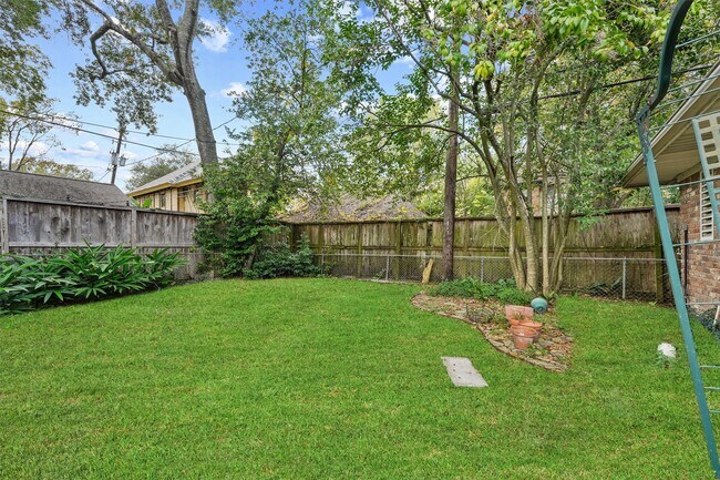 Building Photo - 2052 Addison Rd