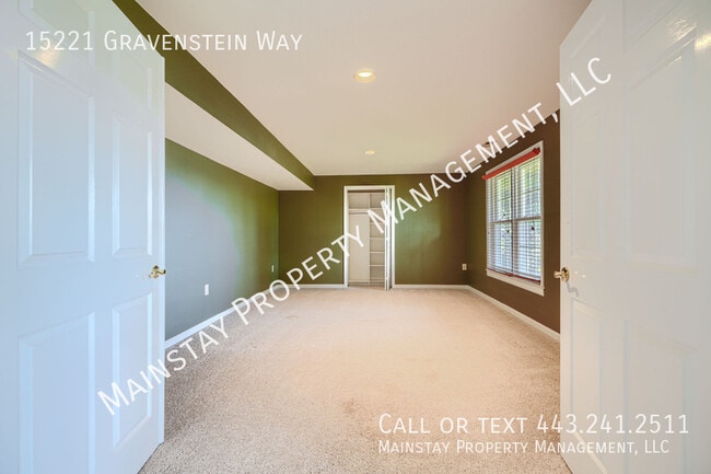 Building Photo - 15221 Gravenstein Way