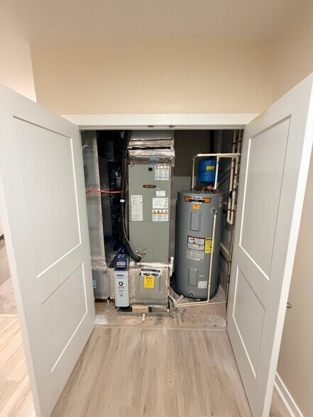 Building Photo - 20306 Newfoundland Sq