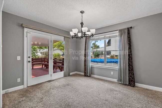 Building Photo - 33 Pershing Lake Dr