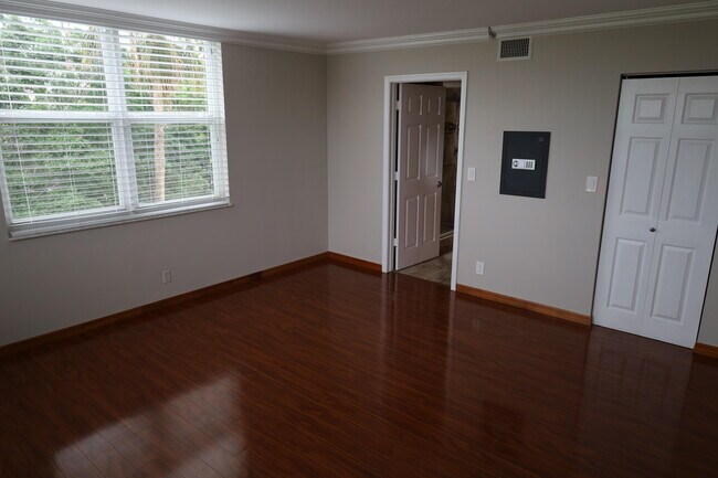 Building Photo - 14623 Bonaire Blvd