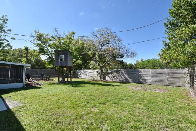 Building Photo - 2717 Scarlet Rd